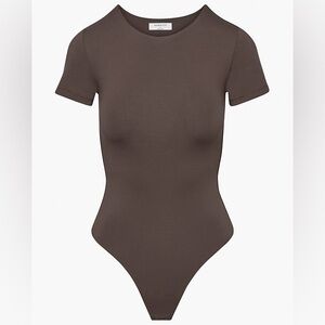 3 for $20 🔥 Aritzia Babaton Contour Crew bodysuit, size S